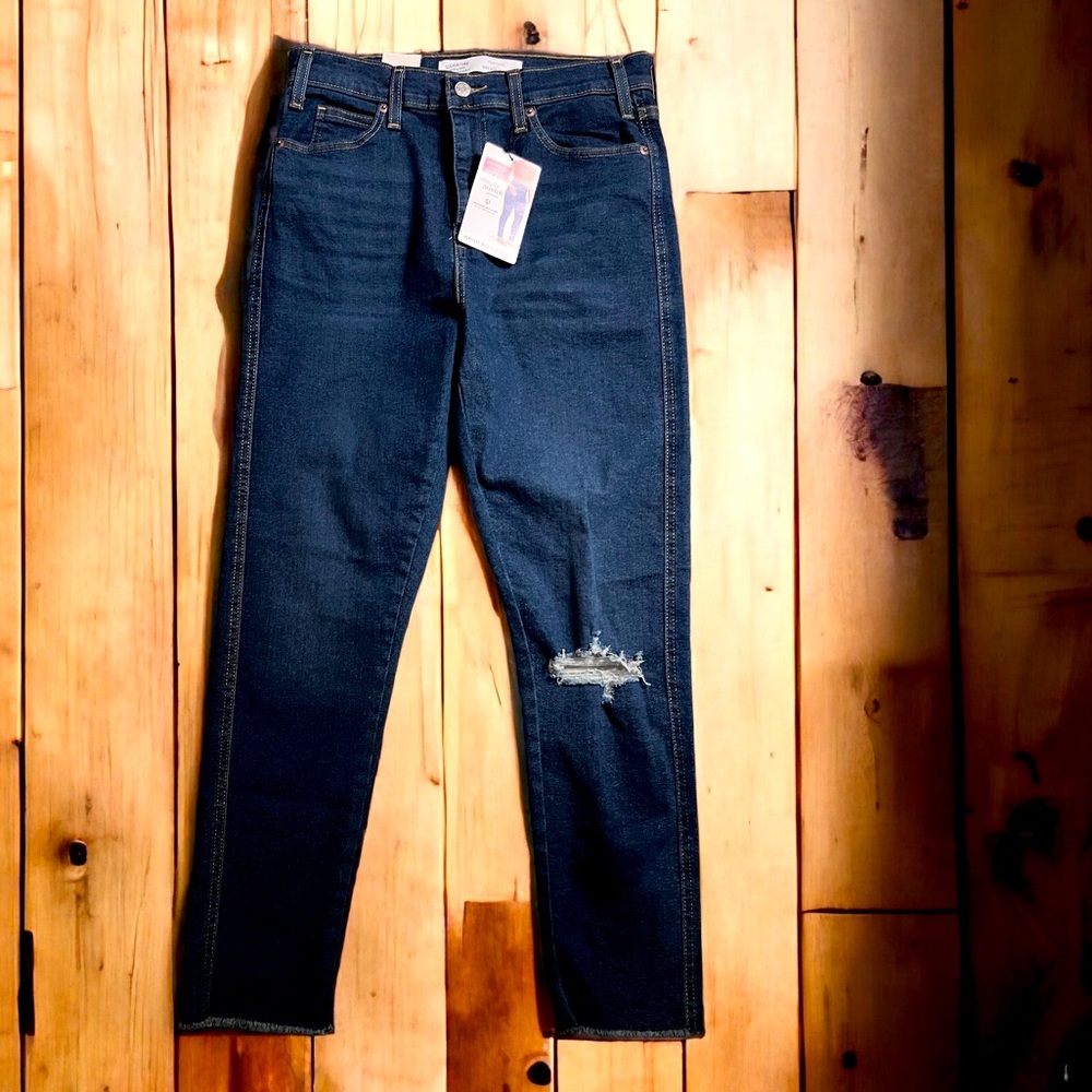 NEW Levi’s High Rise Skinny Stretch Jeans